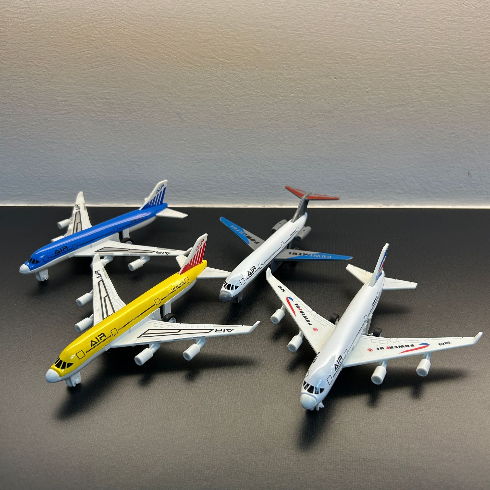 Miniatura de Avião de Brinqued - Kids Toys Review avaliação e preço